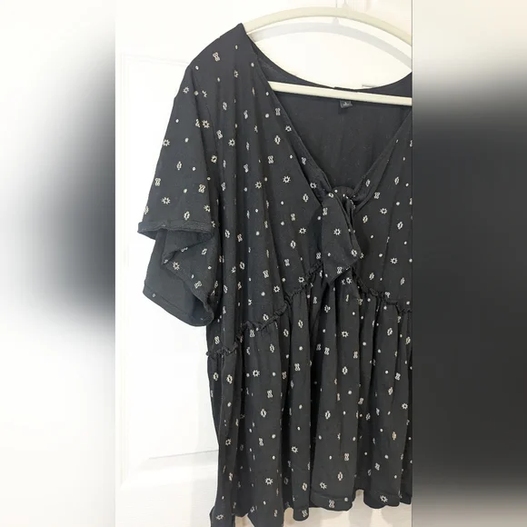 Torrid Vintage Cotton Jersey Relaxed Tie-Front Top - Picture 3 of 5